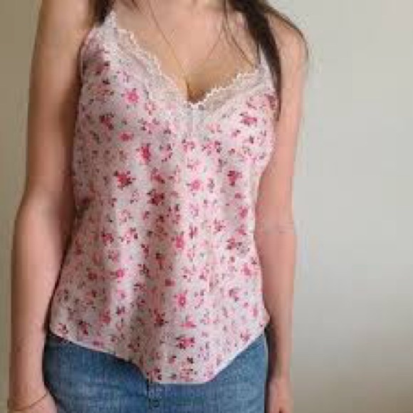 Victoria's Secret Tops - 90’s Y2K vintage Victoria's Secret Floral Lace-trim Camisole top
